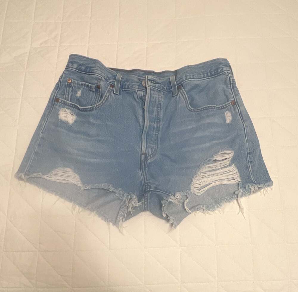 Levi's 501 Women's Distressed Denim Cut-Off Jean Shorts Size W31